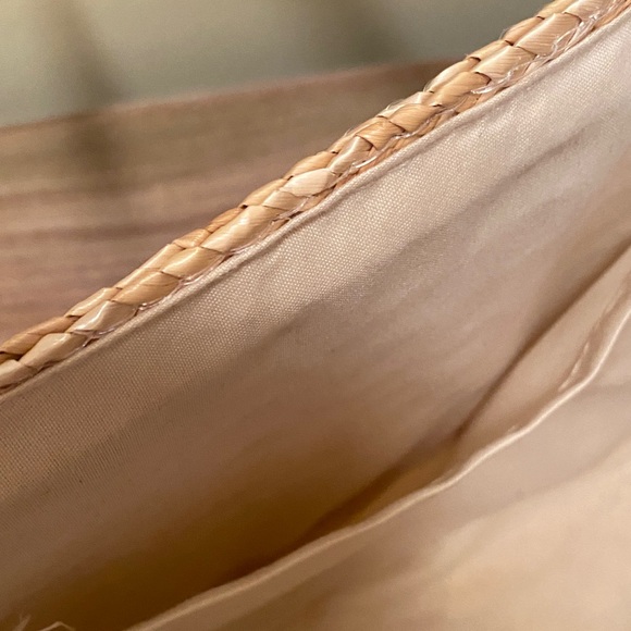 Tan and Brown Straw Tote - Sani Beach. Like NEW. - Picture 7 of 10